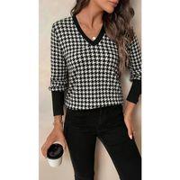 Kadın Uzun Kollu V Yakalı Desenli Süprem Bluz