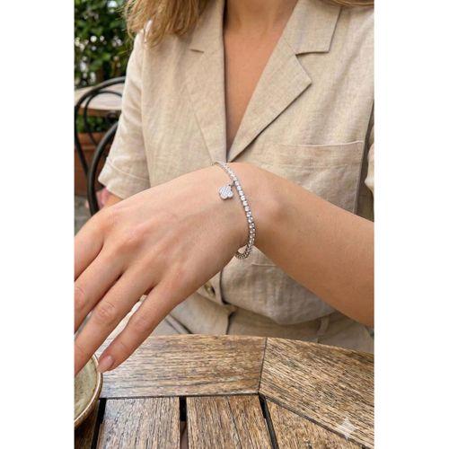 Yonca Model Zirkon Taşlı Gümüş Renk Asansörlü Su Yolu Bileklik