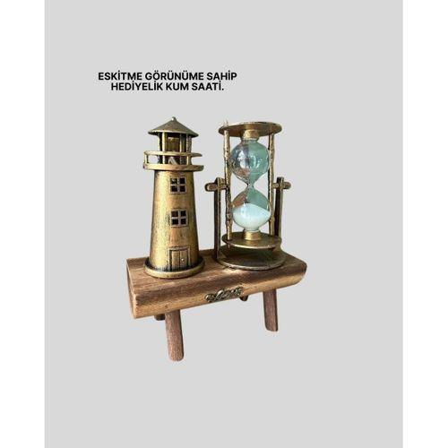 Dekoratif Ahşap Kum Saati Ve Deniz Feneri Figürlü Masa Süsü – Şık Ve Fonksiyonel Tasarım
