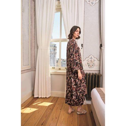 Yaprak Desenli Yırtmaçlı Dantelli Ve Dekolteli Sabahlık Takımı