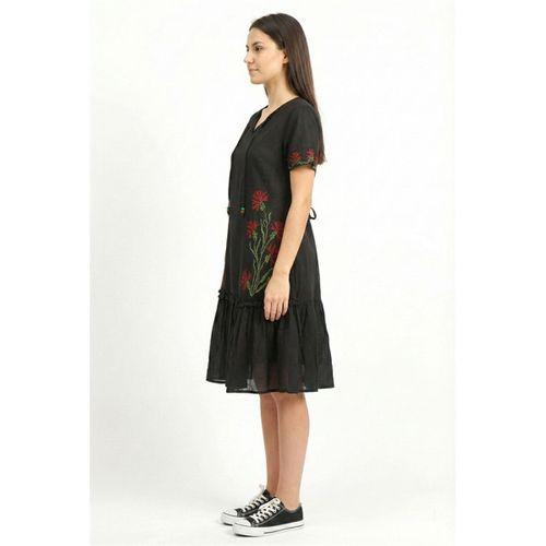 Kısa Kol Gülbin Bağcıklı V Yaka Nakışlı Yazlık Vual Kısa Elbise Siyah Syh