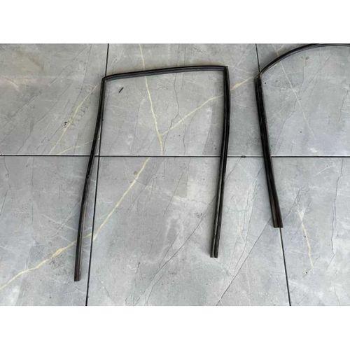 Mazda 323 Sedan Arka Cam Kizak İç Fi̇ti̇li̇ 90-94 Çikma Temi̇z Üründür