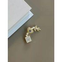 Taşlı Kıkırdak Küpe - Altın