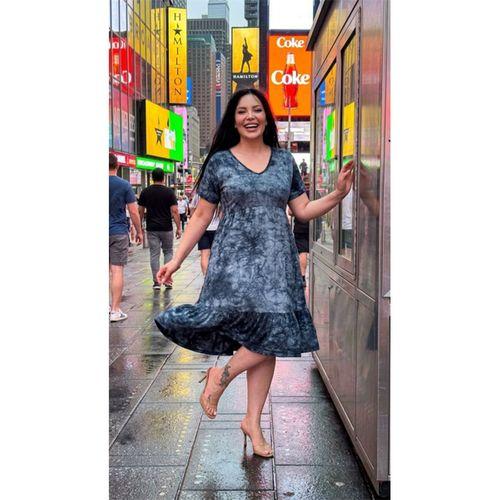 Melsay Butik Göğüsten Robalı V Yaka Kısa Kollu Antrasit Batik Yıkama Cepli Elbise