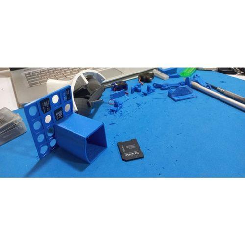 SD ve Mini SD Dosya Kutusu (Bu ürün Sadece Plastik parçadır - Almadan Önce Soru Sorabilirsiniz)