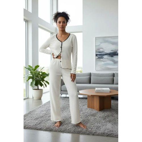 Kadın Beyaz V Yaka Düğmeli Örme Kumaş Rahat Pijama Takımı