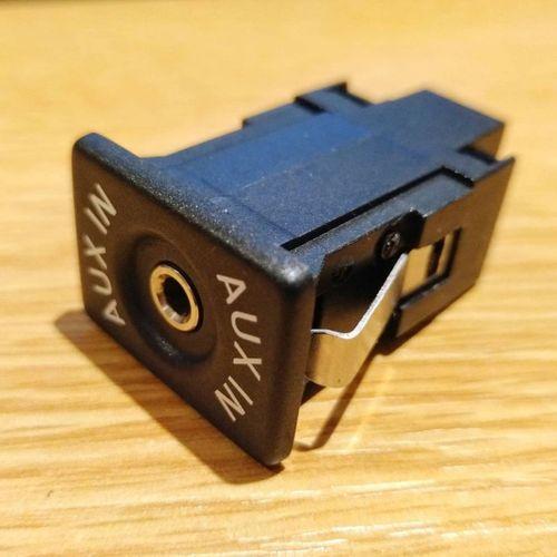 VW USB'den AUX Jack Adaptörüne (5q0035726 ila 5M0035724) - 5139649