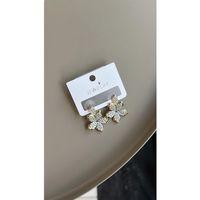 Taşlı Çiçek Küpe - Altın