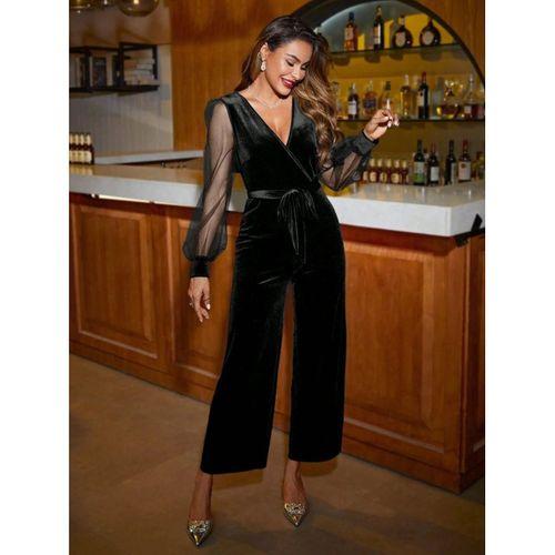 Kadın Uzun Kollu Kruvaze Yakalı Belden Kuşaklı Tül Detaylı Kadife Tulum