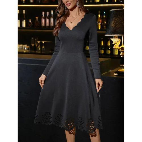 Kadın Uzun Kollu V Yakalı Lazer Kesim Detaylı Midi Ithal Krep Elbise