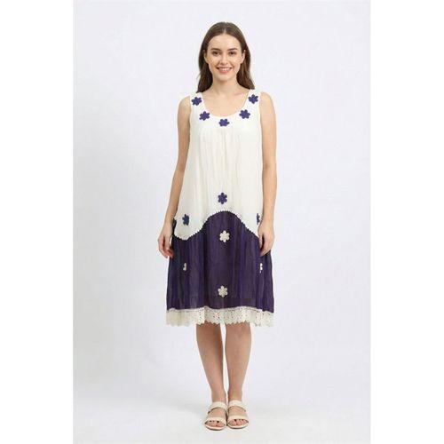 Kolsuz Papatya Yuvarlak Yaka Dantel Detaylı Yazlık Vual Kısa Elbise Krem/Mor Krm/Mr