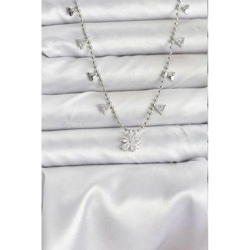 Pirinç Gümüş Renk Zirkon Taşlı Çiçek Model Kadın Kolye