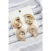 Pirinç Sarmal Sallantılı Deniz Kabuğu Vintage Model Gold Renk Küpe