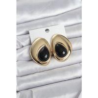 Pirinç Gold Renk Siyah Taşlı Damla Model Vintage Kadın Küpe