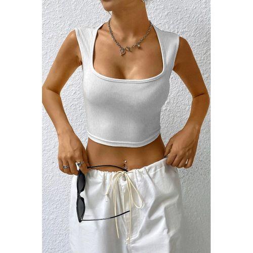 Kadın Beyaz Kare Yaka Kalınlaşan Omuz Detaylı Crop Top Bluz