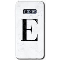 Potkal Hediye Fabrikası Samsung Galaxy S10e HD Baskılı Kılıf + 9D Tam Ekran Koruyucu - Beyaz Mermer Desenli E Harfi