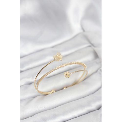 Yonca Çiçek Model Pirinç Gold Renk Kadın Bileklik
