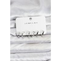 Gümüş Renk Pirinç Minimal Kalp Detaylı Kadın Küpe Seti