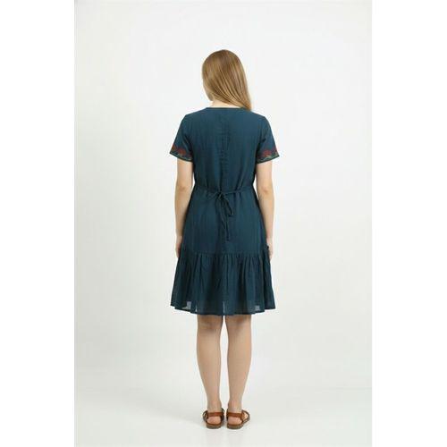 Kısa Kol Gülbin Bağcıklı V Yaka Nakışlı Yazlık Vual Kısa Elbise Petrol Ptrl