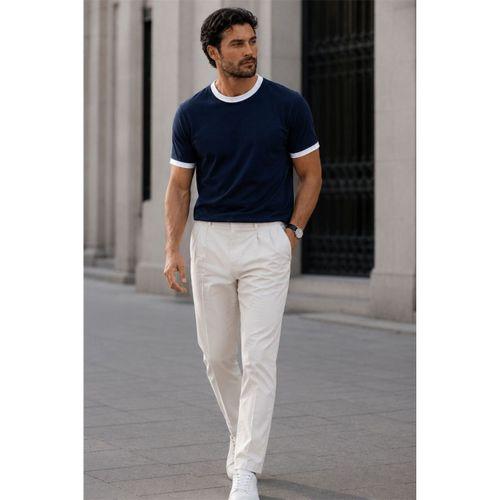 Capra Yaka Kol Biyeli Basic Pamuk Likralı İki İplik Erkek T-Shirt - Lacivert