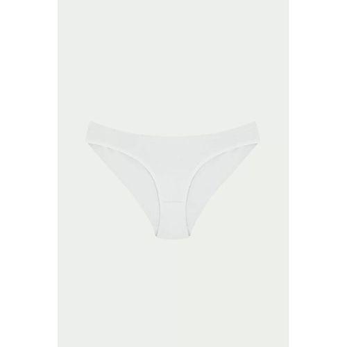 Pamuklu Siyah Beyaz Ten Rengi 3'lü Külot