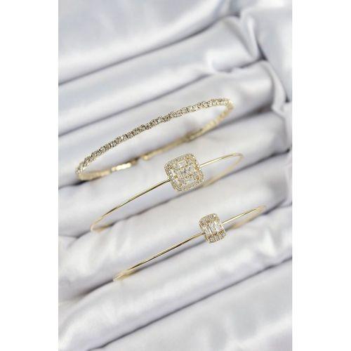 Pirinç Zirkon Taşlı Baget Model Gold Renk Vip 3'lü Kadın Bileklik
