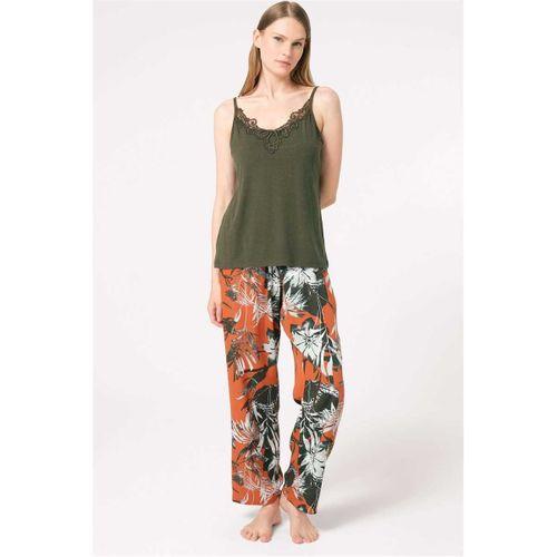 İp Askılı V Yaka Viskon Çiçek Desenli Kışlık Örme Normal Bel Nakış Detaylı Pijama Takımı Sabahlık