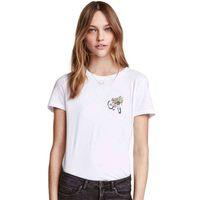 Sepetli Bisiklet Göğüs Baskılı Beyaz Kadın Tshirt