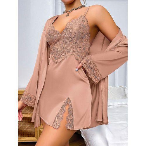 Özel Tasarım Dantel İşlemeli Şık Göğüs Dekolteli Sabahlıklı 2'li Saten Gecelik Takımı