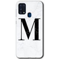 MRCİLETİSİM Samsung Galaxy M31 Kılıf Baskılı Kapak - Beyaz Mermer Desenli M Harfi + 5D Tam Kaplayan Cam