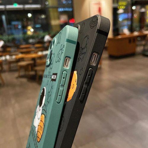 iPhone 13 Uyumlu Sevimli Astronot Desenli Premium Silikonlu Lansman Telefon Kılıfı