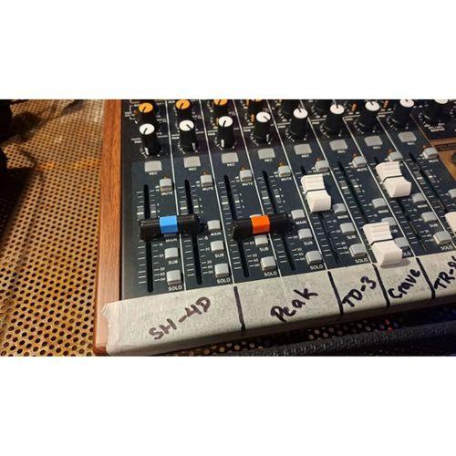 Tascam Model 12 Ses Mikseri İçin Stereo Fader 25mm (Bu ürün Sadece Plastik parçadır - Almadan Önce Soru Sorabilirsiniz)