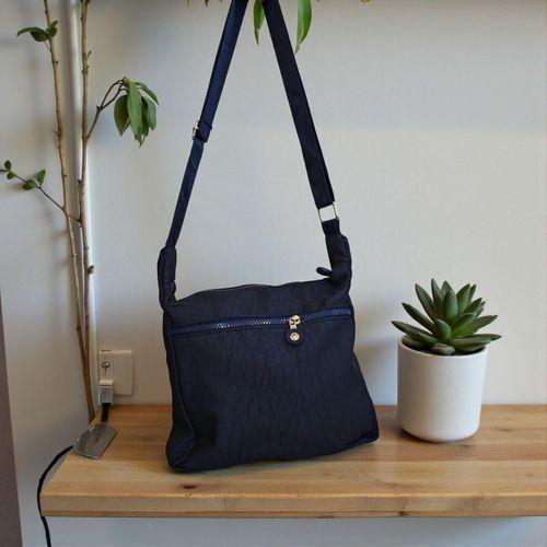 Fiyra ç2 Lacivert Beş Gözlü Krinkıl Kumaş Bayan Çapraz Omuz Çanta