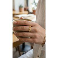 Gold Renk Motif Desenli Zirkon Taşlı Kadın Yüzük