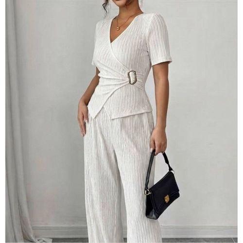 Kadın Toka Detaylı Kruvaze Takım