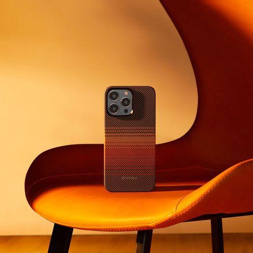 Apple iPhone 15 Pro Max Kılıf M-safe Şarj Özellikli Aramid Fiber Pitaka Tactile Woven Sunset-Moonrise Serisi Sunset Kapak