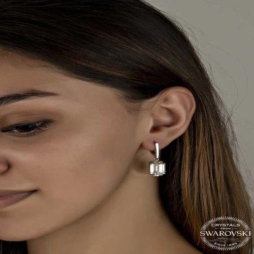 Swarovski Crystal Taşlı Lucky Life 925 Ayar Gumuss  Beyaz Baget Sallantılı Lucky Life Lucky Life Kadın Küpe