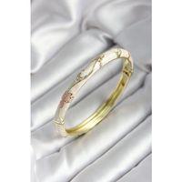 Mineli Pirinç Kırık Beyaz Çiçek Desenli Zirkon Taşlı Gold Renk Kadın Kelepçe