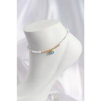 Beyaz ve Karışık Renk Boncuklu Balık Figürlü Halhal