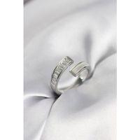 Gümüş Renk Sedefli Baget Zirkon Taşlı Kadın Yüzük