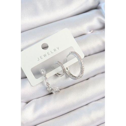 Pirinç Zirkon Taşlı Sallantılı Model Gümüş Renk 3'lü Çift Kadın Küpe Set