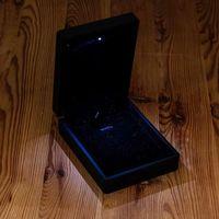 Işıklı Siyah Renk Kolye Kutusu