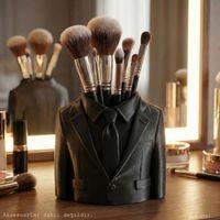 Siyah Ceket Formlu Kravatlı Makyaj Fırçalığı Masaüstü Kozmetik Düzenleyici