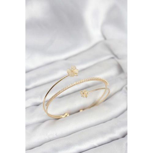 Yonca Çiçek Model Pirinç Gold Renk Kadın Bileklik