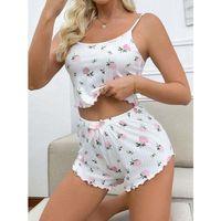 Beyaz Üstüne Gül Desenli Fitilli Askılı Şortlu Pijama Takımı