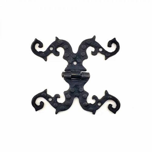 Antika Tarz Dekoratif Pirinç Süslü Menteşe - 100x90 Mm, Oksit