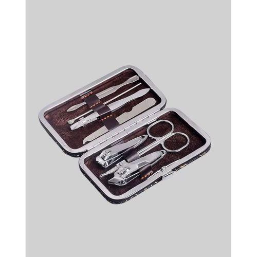 Dayanıklı Çelik Aletlerden Oluşan Kişisel Bakım Seti