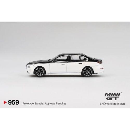 Mini GT BMW i7 xDrive60 Alpine White / Black Sapphire 959