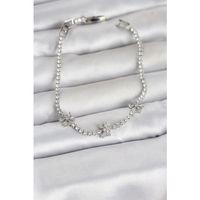 Pirinç Gümüş Renk Çiçek Model Zirkon Taşlı Su Yolu Kadın Bileklik