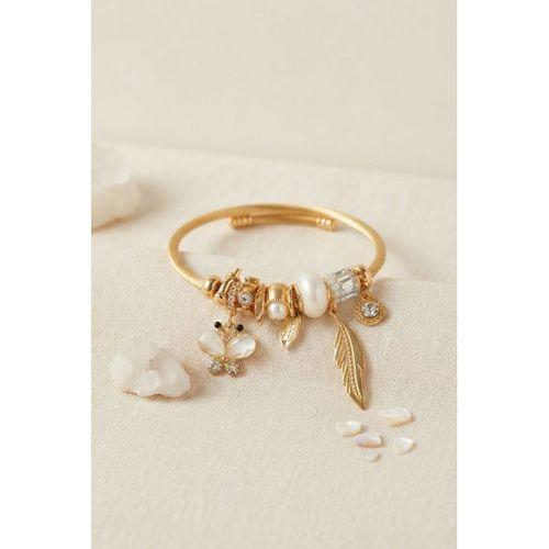 Kelebek Model Gold Renk Beyaz Charmlı Bileklik